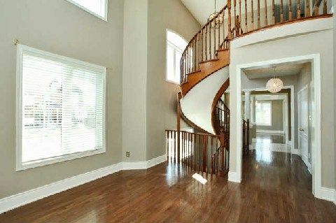 2523 Highmount Cres, Oakville, L6M4Z1 | Image 3