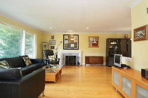 75 Glenellen Dr E, Toronto, M8Y2H2 | Image 2