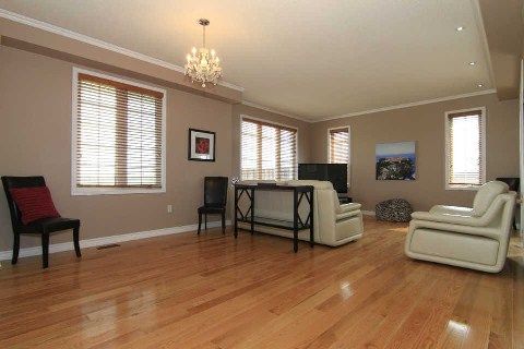 1090 Trudeau Dr, Milton, L9T 0A3 | Image 3