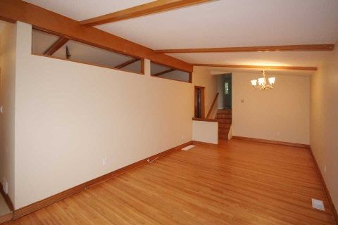 33 Wheatsheaf Cres, Toronto, M3N1P7 | Image 2