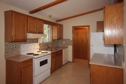 33 Wheatsheaf Cres, Toronto, M3N1P7 | Image 3