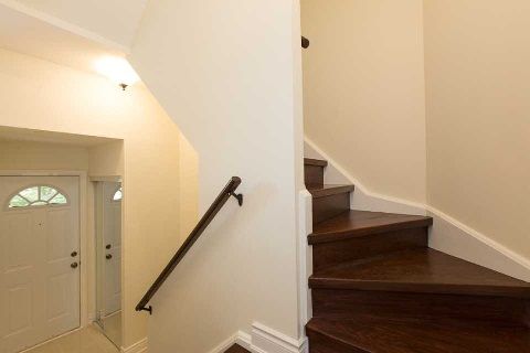 43 - 1221 Dundix Rd, Mississauga, L4Y3Y9 | Image 3