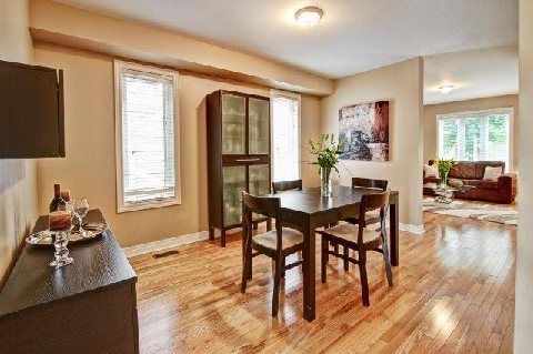 1051 Caven St, Mississauga, L5G4J3 | Image 3