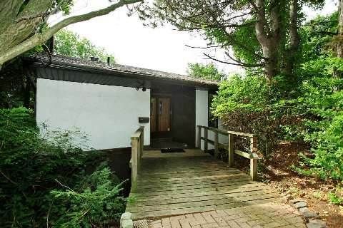 868 Danforth Pl, Burlington, L7T 1S2 | Image 2