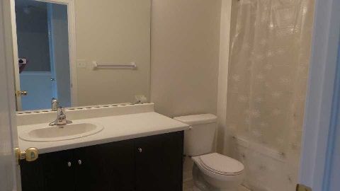 1321 Granrock Cres, Mississauga, L5V0E1 | Image 3