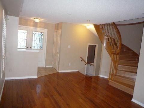 2103 Shady Glen Rd, Oakville, L6M3P1 | Image 2