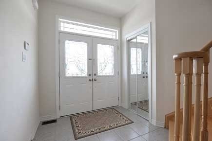 381 Queen Mary Dr, Brampton, L7A3Ti | Image 2