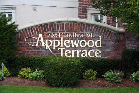215 - 3351 Cawthra Rd, Mississauga, L5A4N5 | Image 3