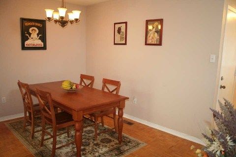 2918 Westbury Crt, Mississauga, L5M6B2 | Image 3