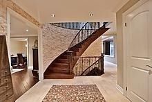 2579 Kenna Crt, Mississauga, L5K2K4 | Image 2