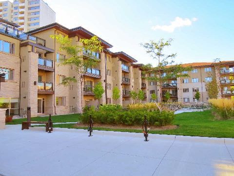 144 - 570 Lolita Gdns, Mississauga, L5A0A1 | Image 2