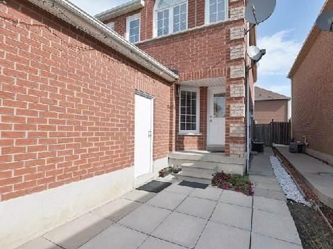 38 Kitto Crt, Brampton, L6Y 5B1 | Image 3