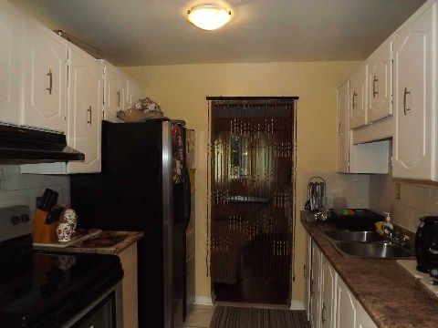 57 - 45 Hansen Rd N, Brampton, L6V3C5 | Image 3