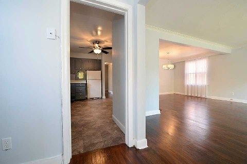 30 Northampton Dr, Toronto, M9B4S6 | Image 3