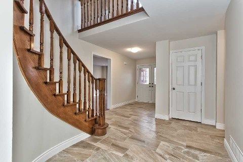 10 St Mark Pl, Brampton, L6X3W5 | Image 3