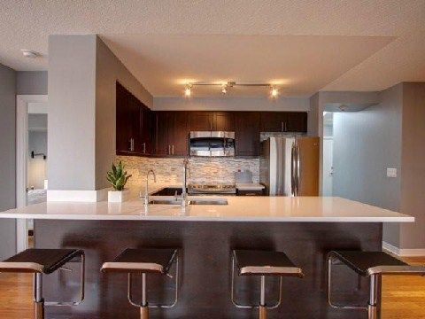 809 - 1940 Ironstone Dr, Burlington, L7L 5V3 | Image 3