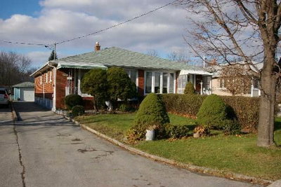 Semi-Detached House sold at 1590 Coram Crescent, Mississauga, Ontario, L4X1K9 - Dixie - MLS: W3078103