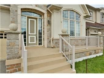 3425 Lakeshore Rd W, Oakville, L6L4Z3 | Image 2