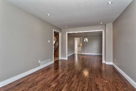 10 St Mark Pl, Brampton, L6X3W5 | Image 3