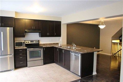 1034 Diefenbaker St, Milton, L9T 8H4 | Image 2