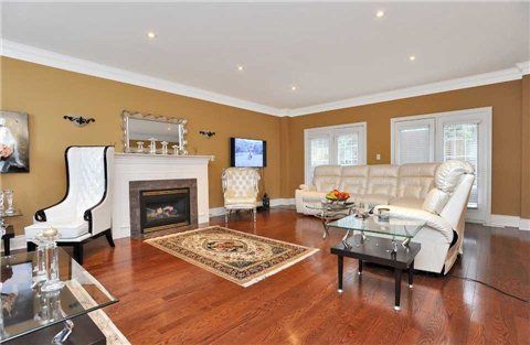 3248 Barchester Crt, Mississauga, L5L5Z1 | Image 3