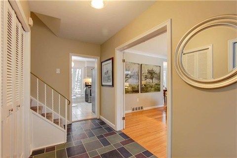 1445 Ryan Pl, Mississauga, L5C1J7 | Image 2