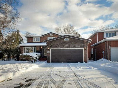 Detached House sold at 21 Neiltree Court, Toronto, Ontario, M9C5C3 - Markland Wood - MLS: W3115423