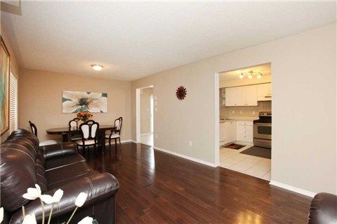 10 Capistro St, Brampton, L7A3J3 | Image 2