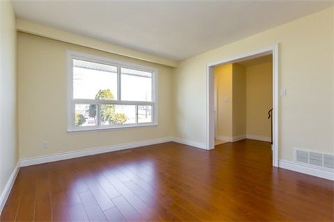 7761 Anaka Dr, Mississauga, L4T3H8 | Image 3