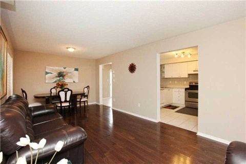 10 Capistro St, Brampton, L7A3J3 | Image 2