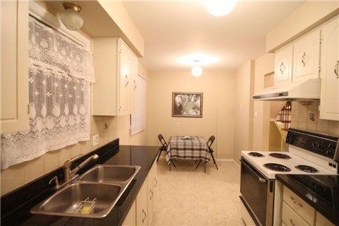 4151 Quaker Hill Dr, Mississauga, L5C3M2 | Image 3