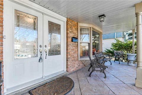 884 Silver Birch Tr, Mississauga, L5J4C1 | Image 2