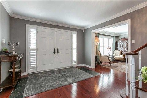 131 Castle Cres, Oakville, L6J5H4 | Image 2