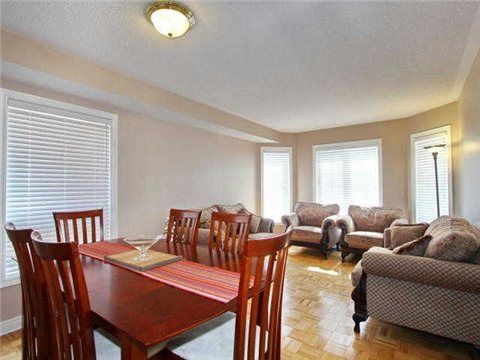 27 Wallaby Way, Brampton, L6R3G1 | Image 3