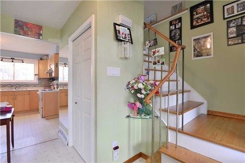 30 Allendale Rd, Brampton, L6W2Y8 | Image 2