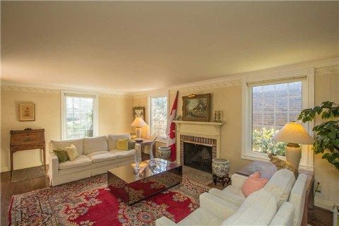 5 Pine Ridge Lane, Brampton, L6W1G6 | Image 2