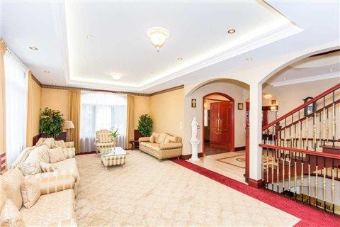 3480 Joan Dr, Mississauga, L5B1T5 | Image 2