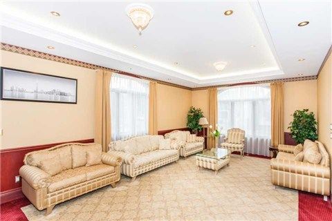 3480 Joan Dr, Mississauga, L5B1T5 | Image 3