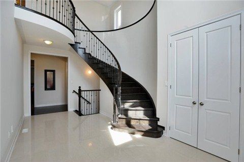 15 Junetown Circ, Brampton, L6X 0X7 | Image 3