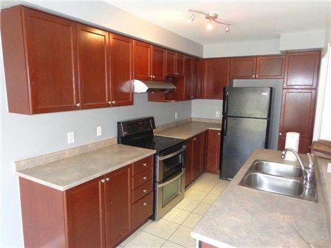 15 Eagle Trace Dr, Brampton, L6R0M3 | Image 2