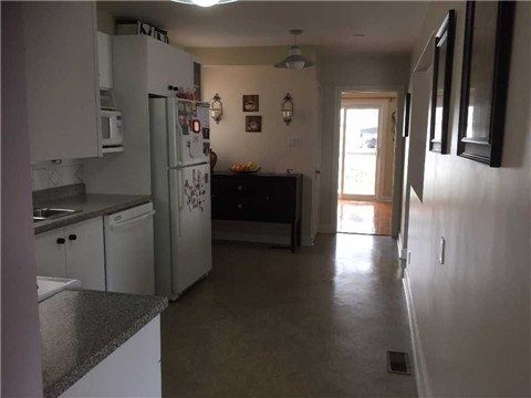 19 Westchester Rd, Toronto, M6M2S4 | Image 2