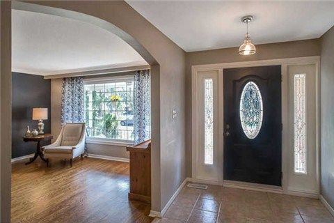 1719 Valentine Gdns, Mississauga, L5J1H4 | Image 2