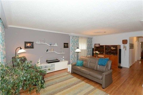 52 Decarie Circ, Toronto, M9B3J2 | Image 3