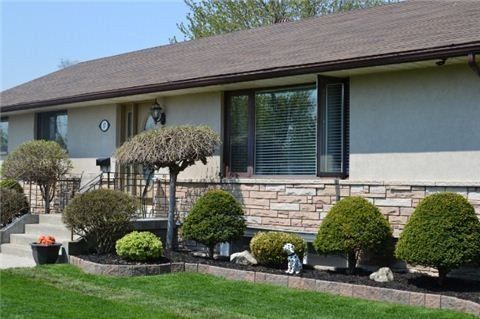 37 Carlyle Cres, Brampton, L6W2Y9 | Image 2