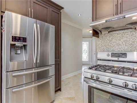 75 Forestgrove Circ, Brampton, L6Z 4T4 | Image 3