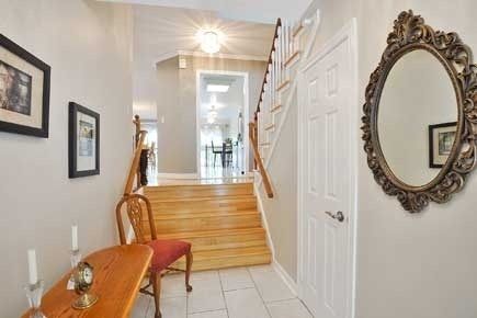43 Hartnell Sq, Brampton, L6S5W8 | Image 2