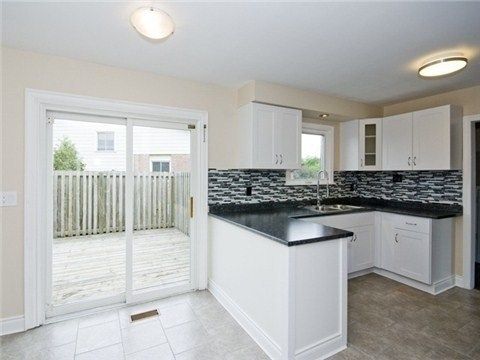 28 Foxacre Row, Brampton, L6V3P5 | Image 2