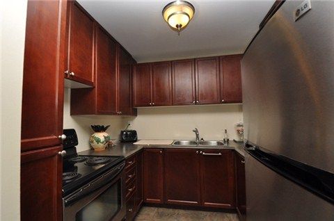 148 - 1066 Falgarwood Dr, Oakville, L6H2P3 | Image 3