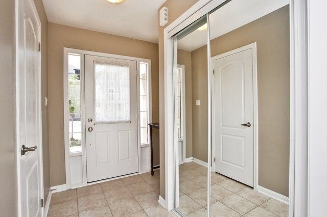 929 Sprague Pl, Milton, L9T0K8 | Image 3