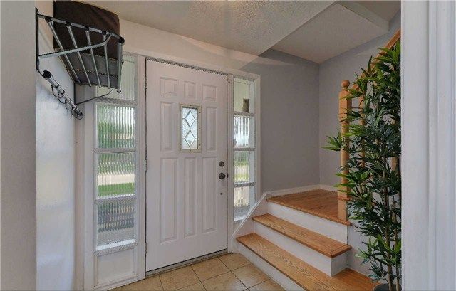 33 Cathedral Rd, Brampton, L6W2P1 | Image 2